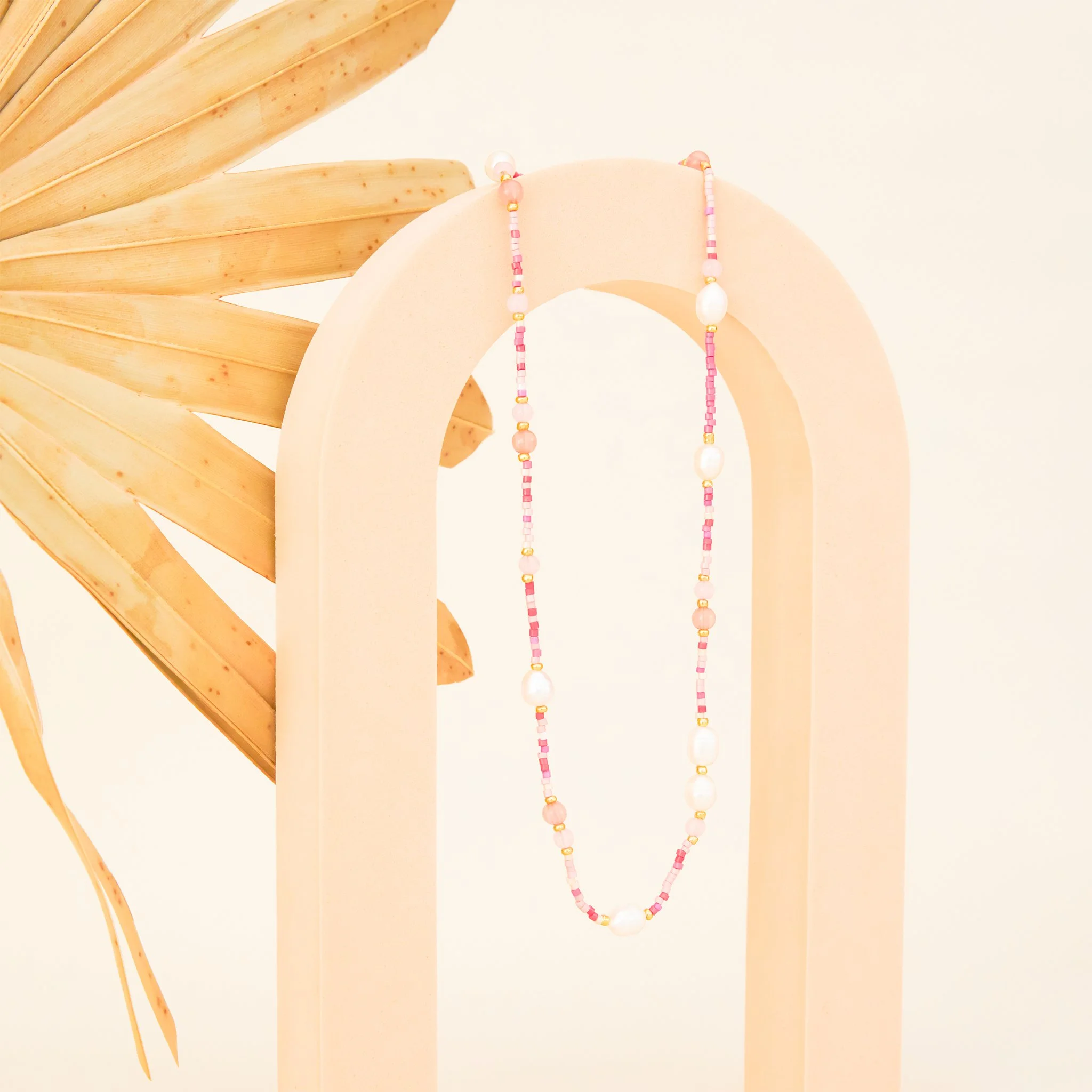 BIRDY_GREY_BEADS_AND_PEARL_NECKLACE_PINK_02.jpg