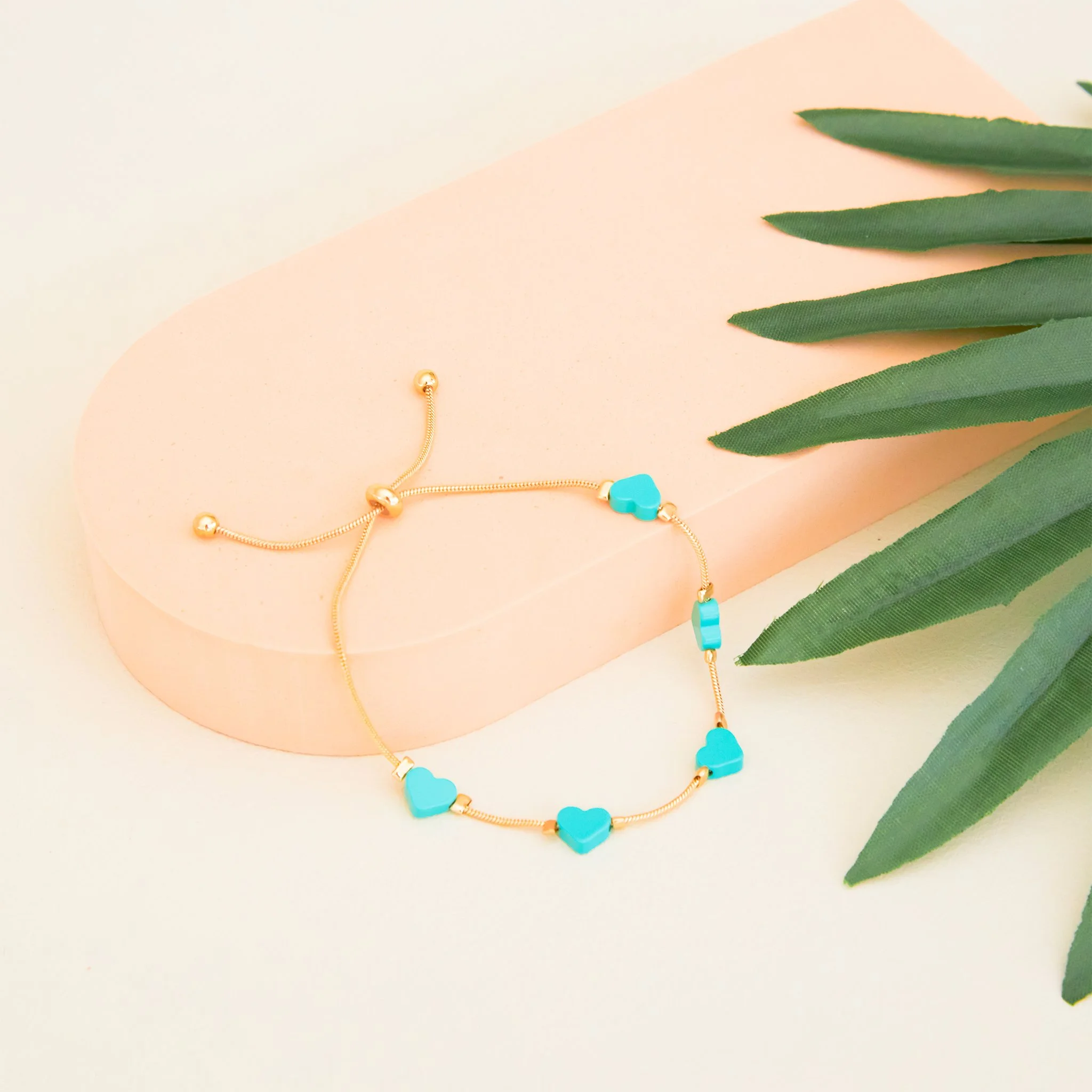 BIRDY_GREY_HEART_BRACELET_BLUE_02.jpg