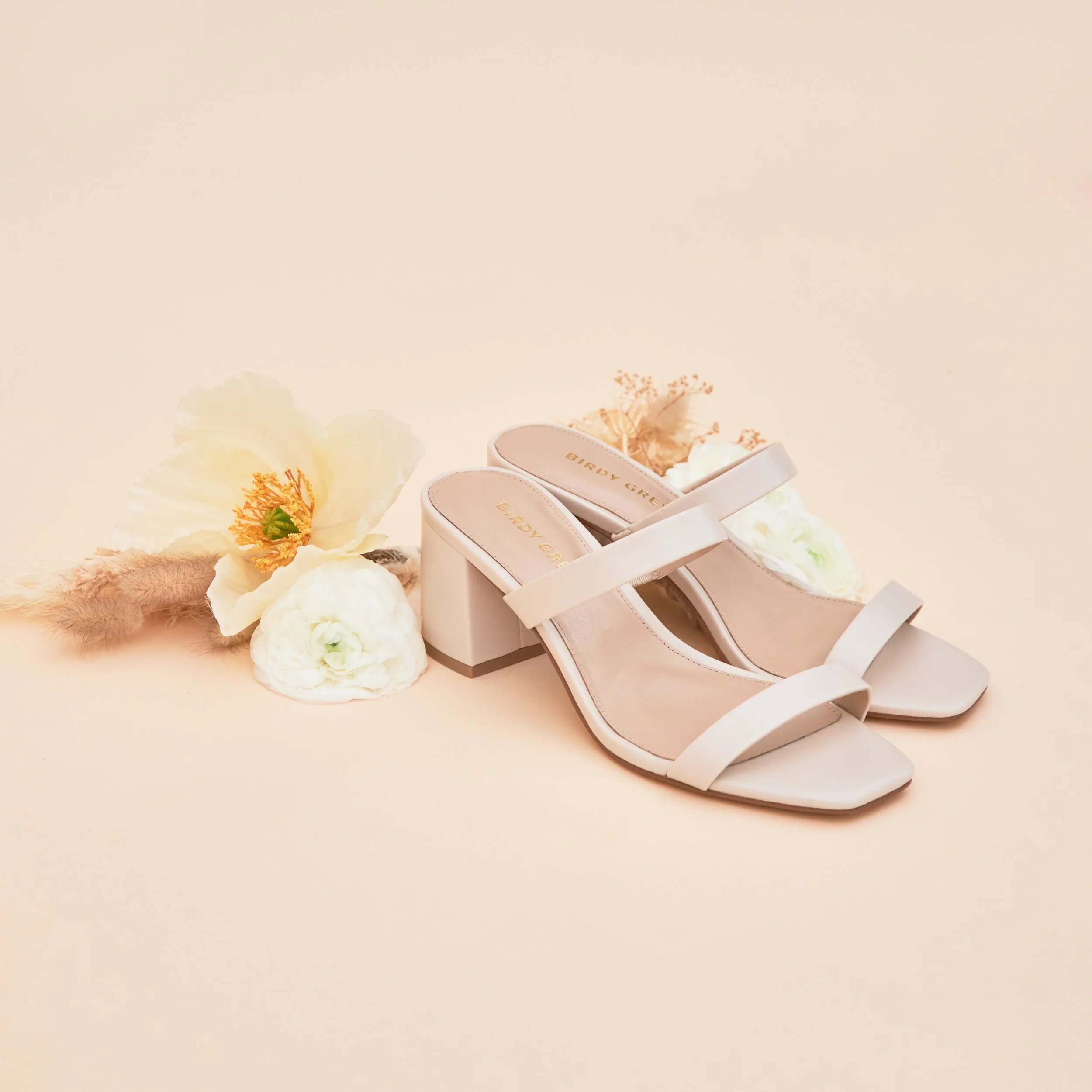 BIRDY GREY_SHOE HERO0422.RT.jpg