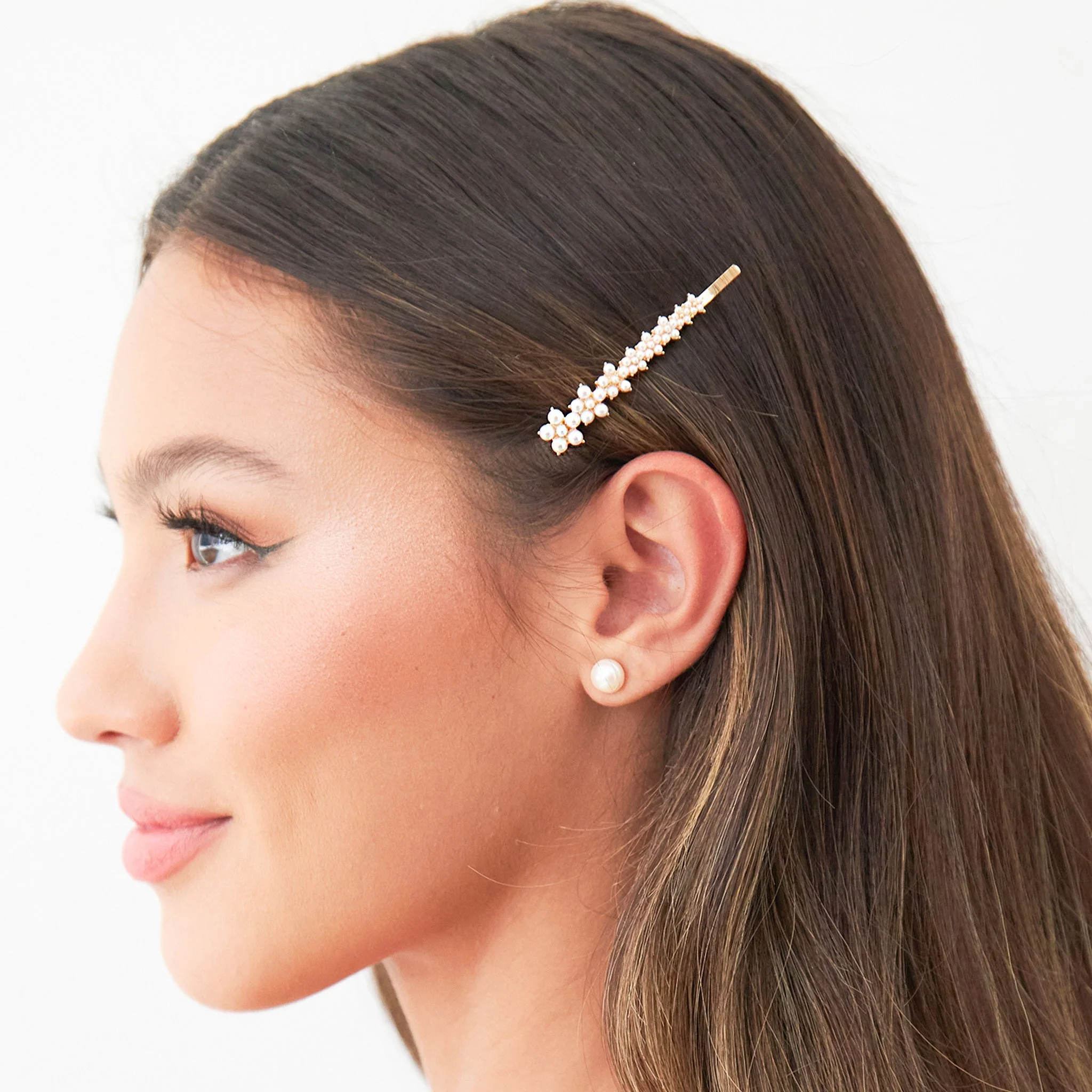 BIRDY_GREY_AMALFI_PEARL_CRYSTAL_SET_CROPPED_RT_03.jpg