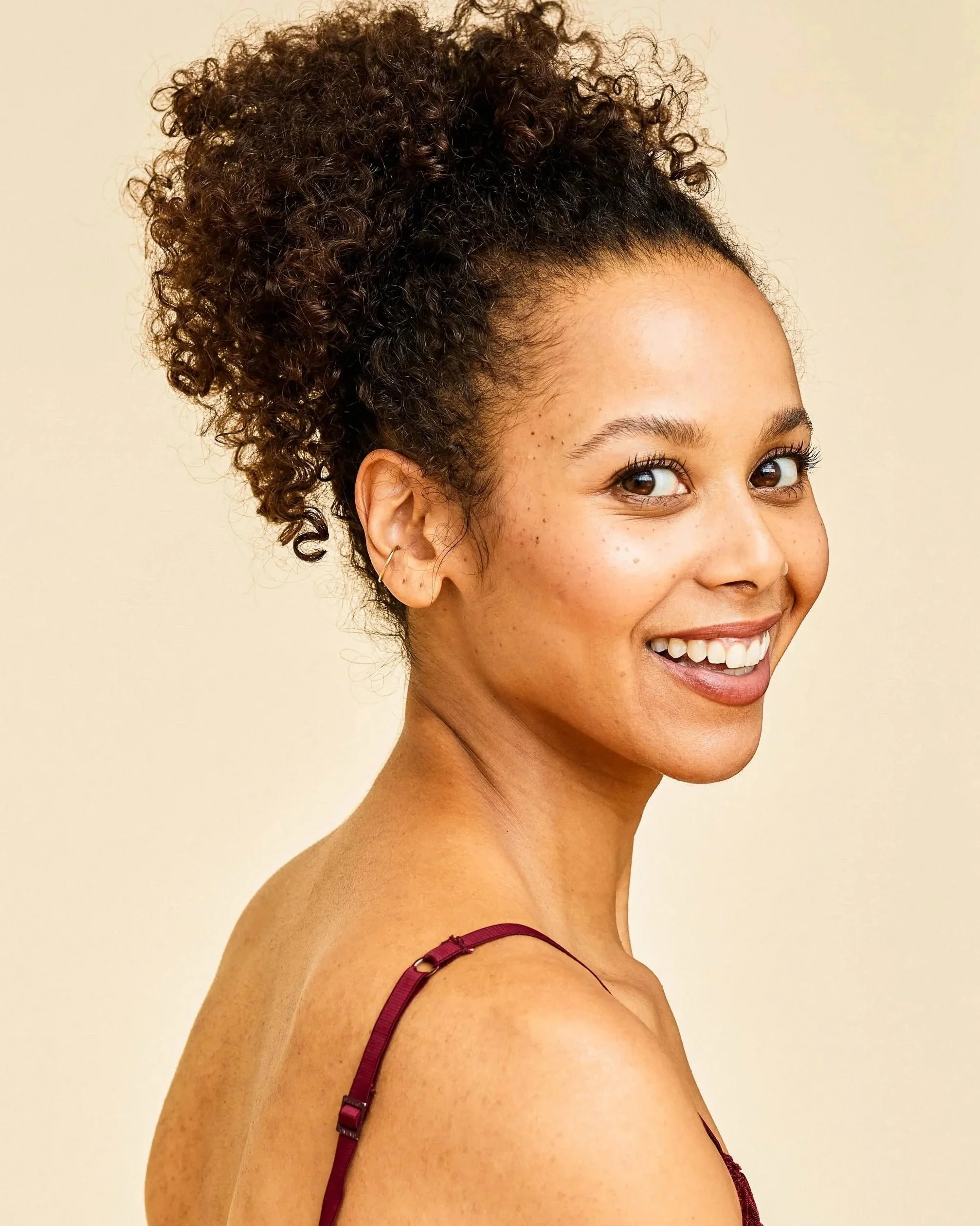 How to Find the Right Makeup Artist for Headshots in Toronto