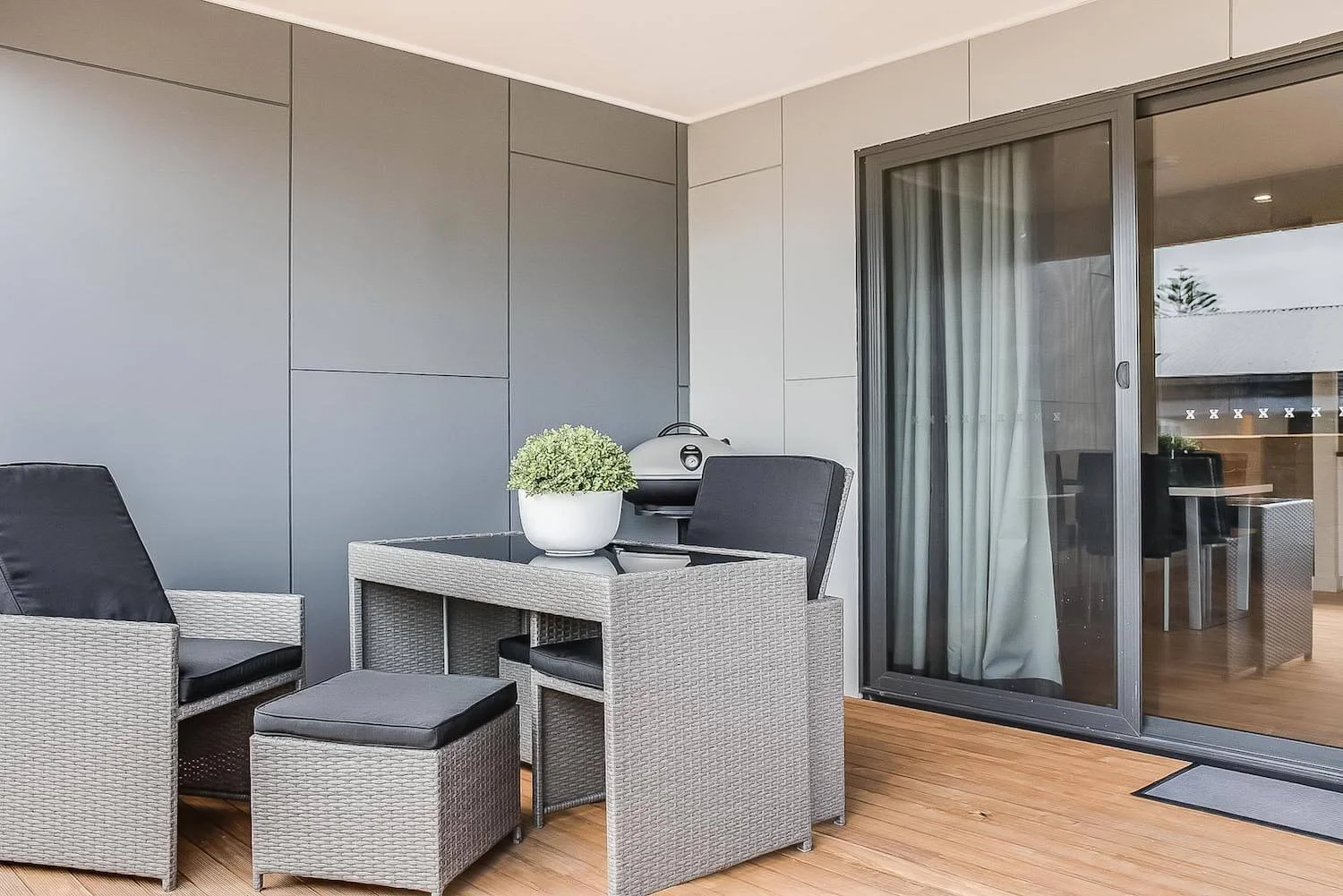 Apartments on Fraser Bicheno- Stay in boutique apartments on the east coast of Tasmania
