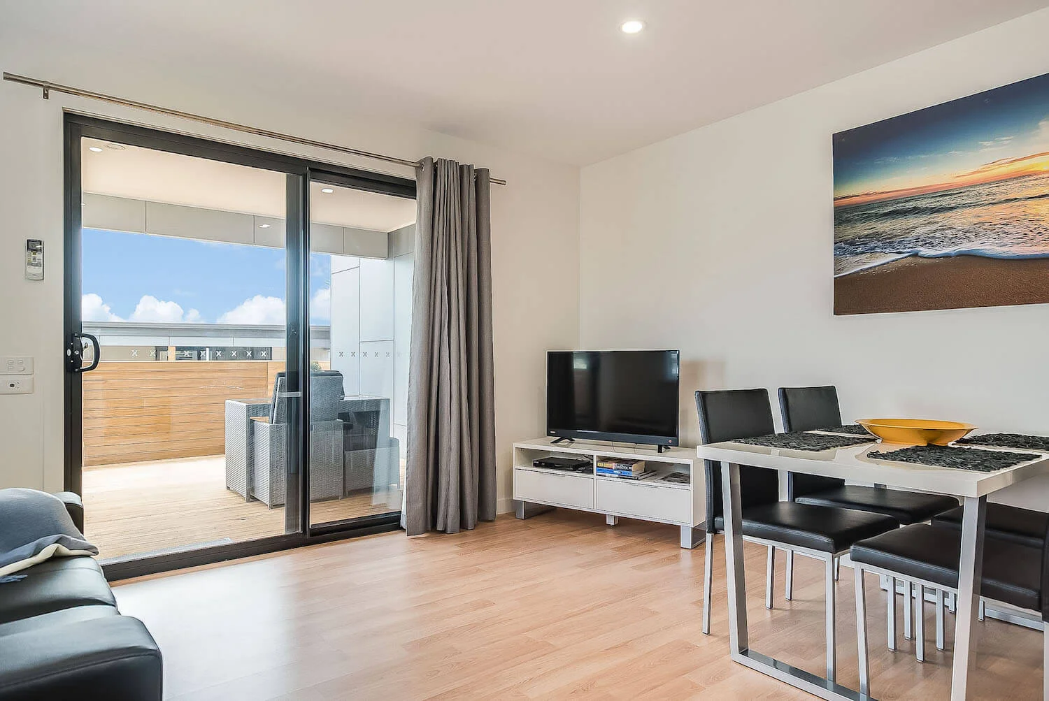 Apartments on Fraser Bicheno- Stay in boutique apartments on the east coast of Tasmania