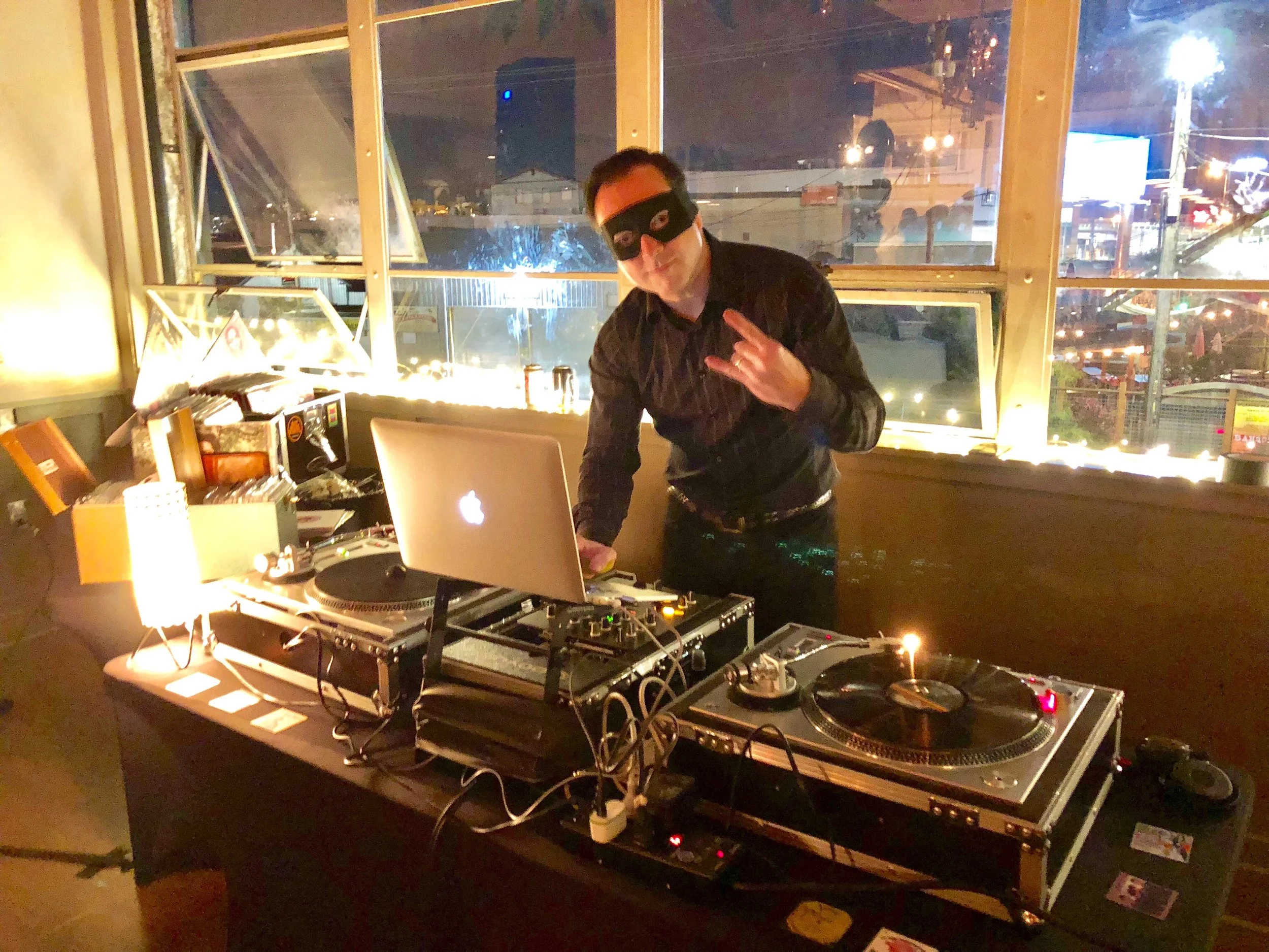 GaryBedell_DJSidecar_06.jpg