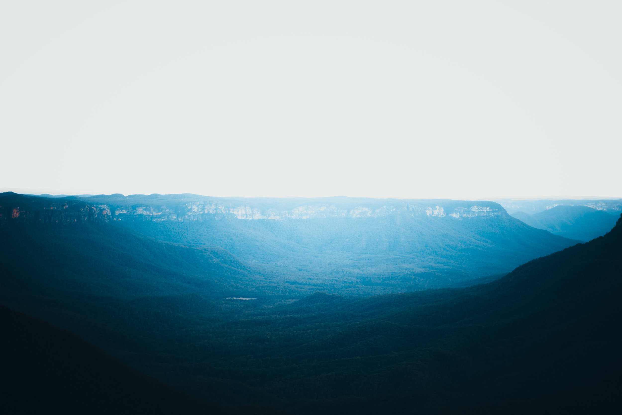 Vally in the blue moutains.jpg