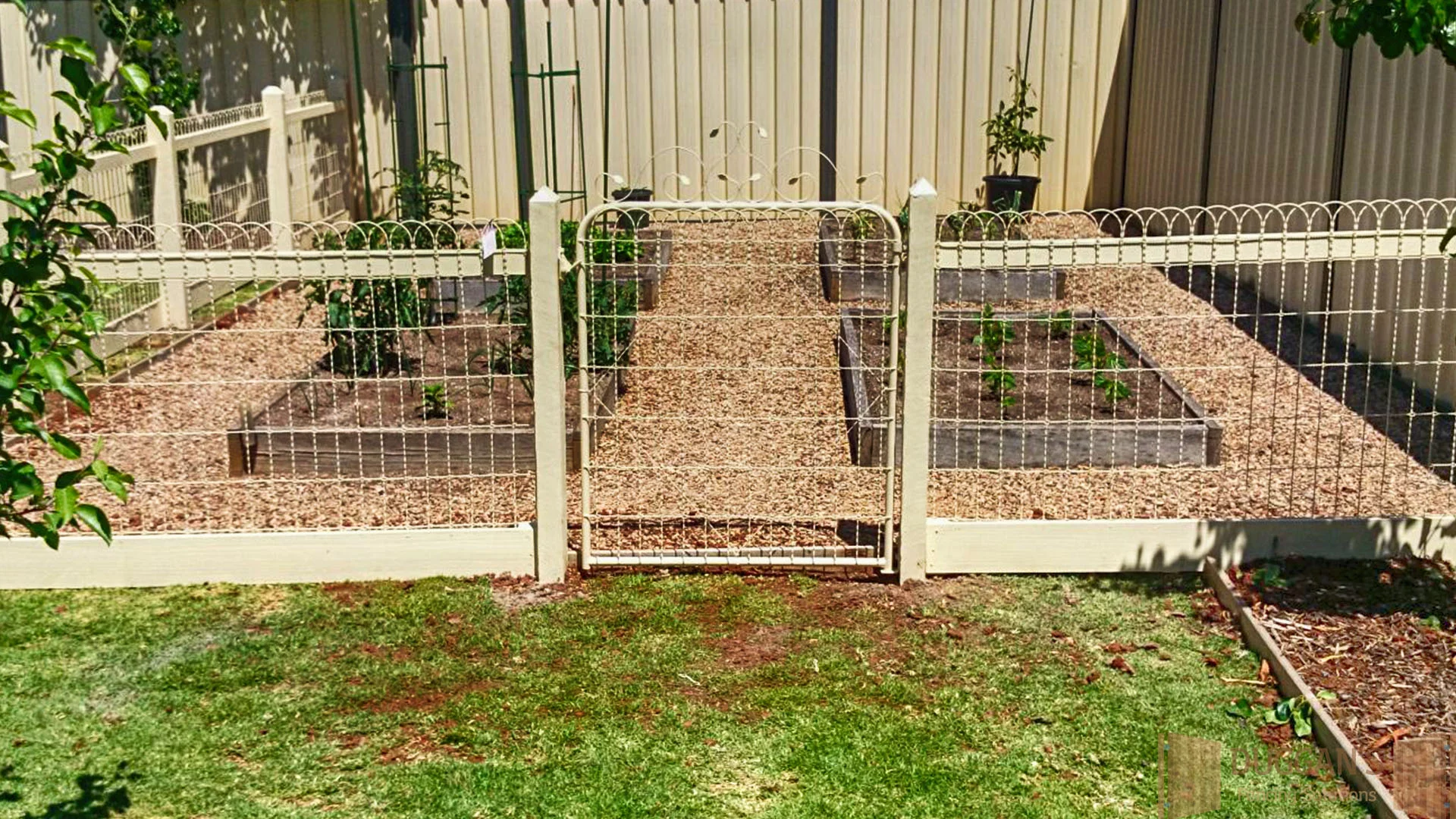 Emu Wire gate