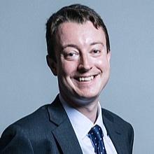 220px-Official_portrait_of_Mr_Simon_Clarke_crop_2.jpg