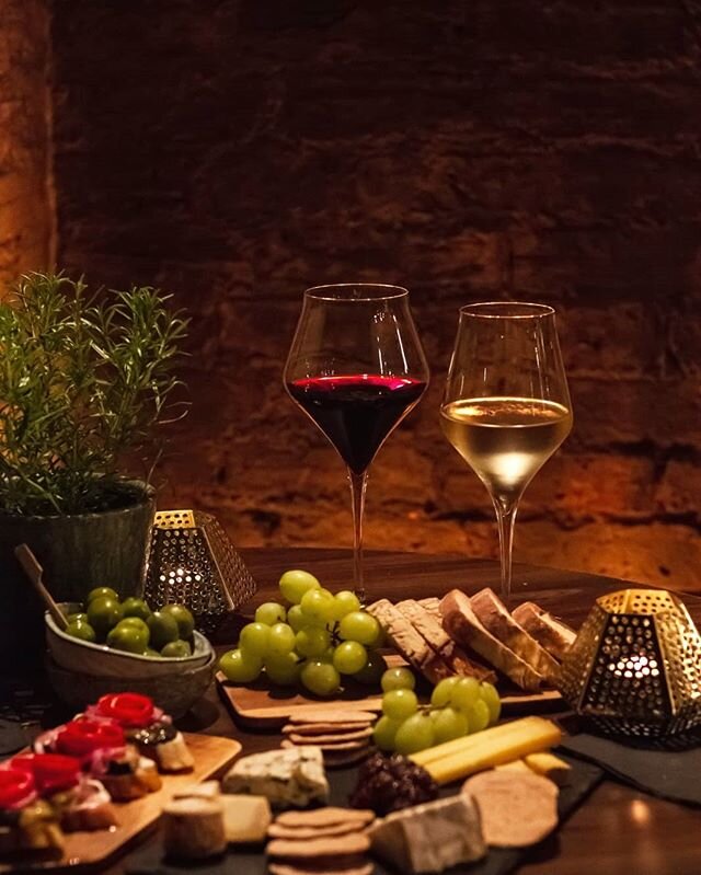 Beating the February blues Pro tip: a glass of wine and cheese by the fireplace!! 💕
-
We are serving our evening menu with cheese &amp; meat boards, olives and bruschetta until 11pm on weekends! 🍷✨ also vegan options available, just saying... 😉
-
