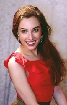 carolynheadshot (2).jpg