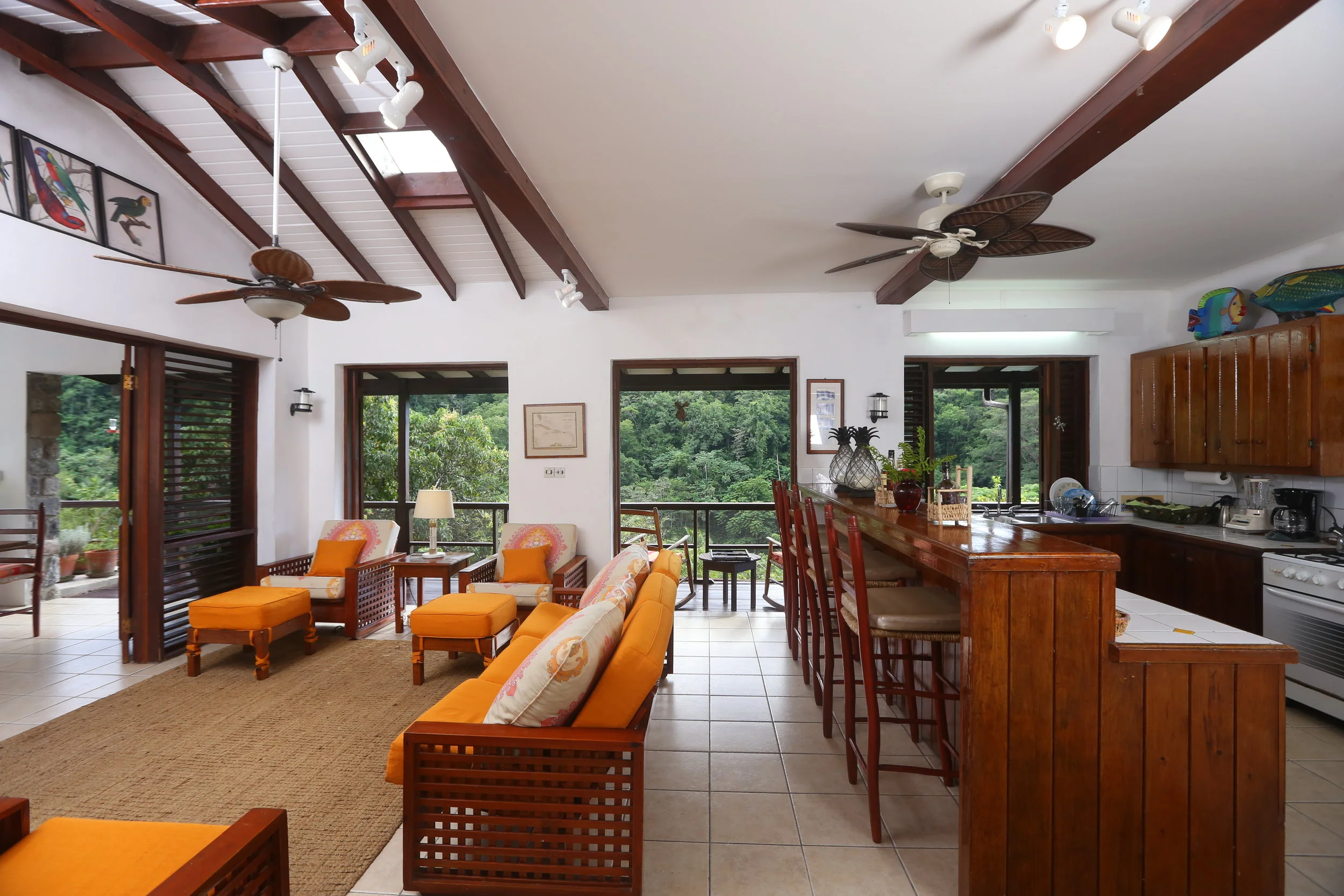  The living and kitchen space as you walk into the villa&nbsp; 