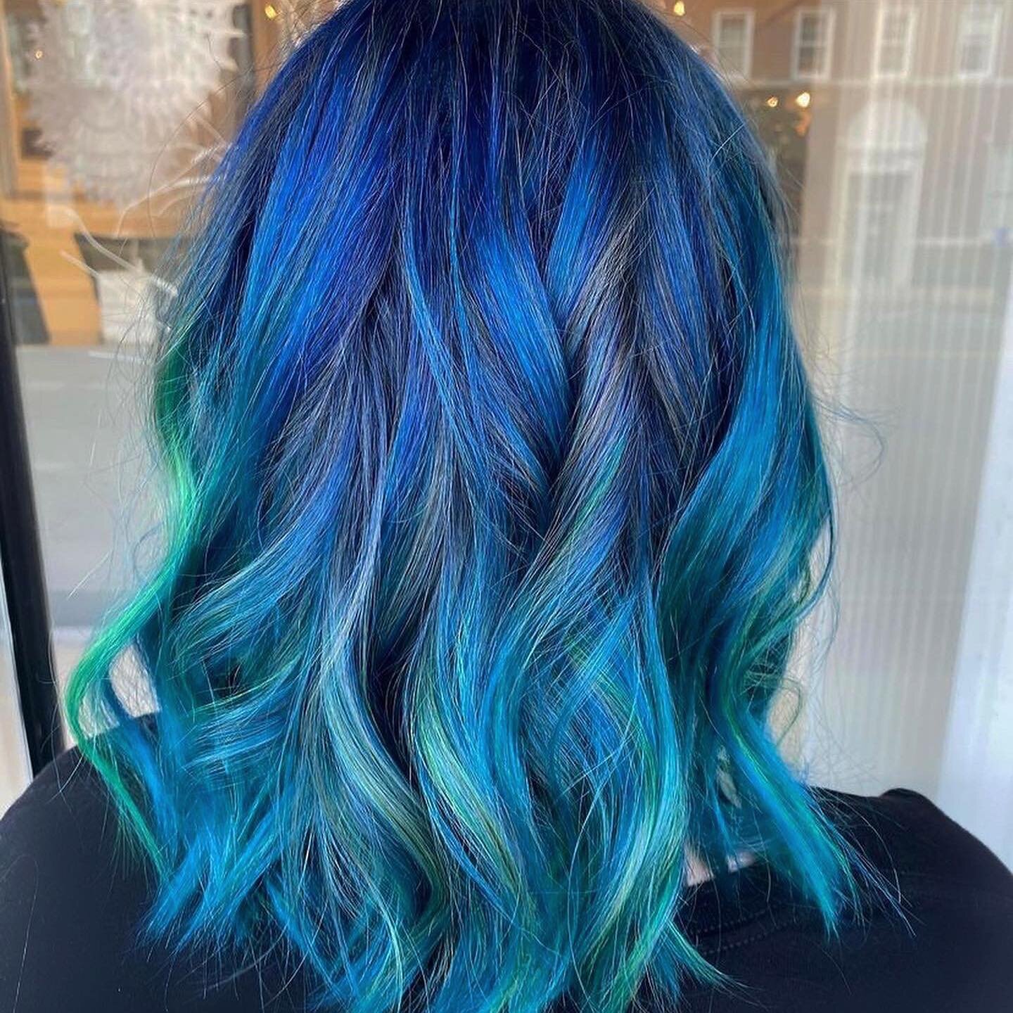 Lost in Space 🪐🌌

STYLIST: color &amp; cut by @kerri_goodwin 

.
.
#colormelt #fashioncolor #vibrant #fashion #pulpriot #creativecolor #colorist #natickhair #bluehair #waves