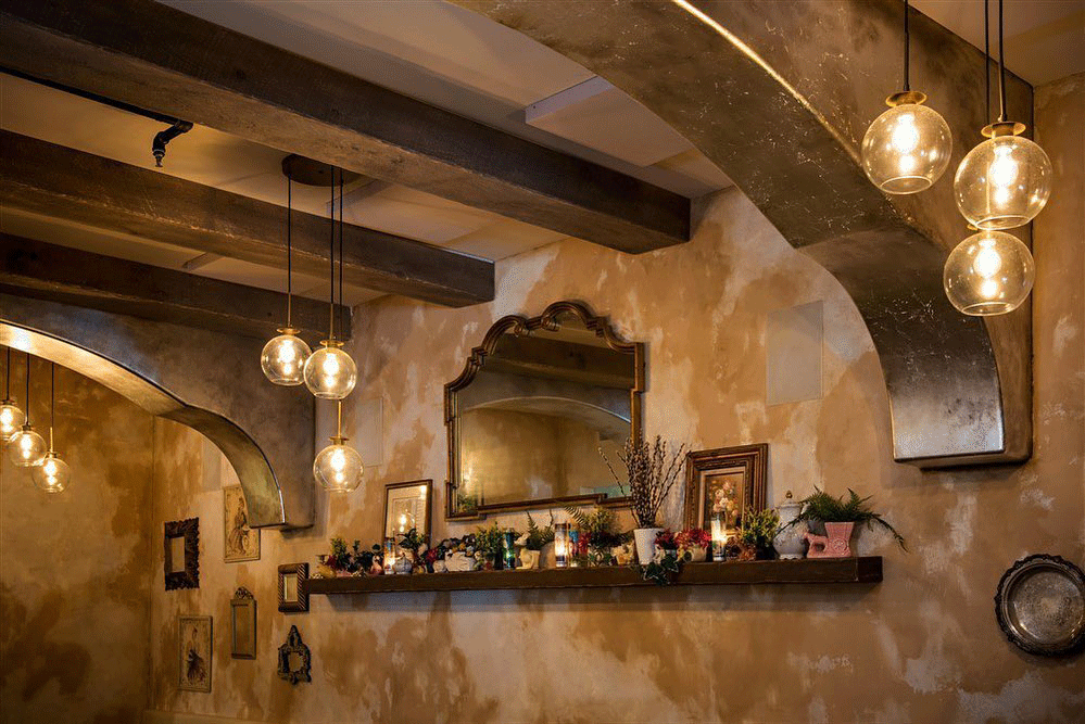 ABOUT — R Bar & Restaurant