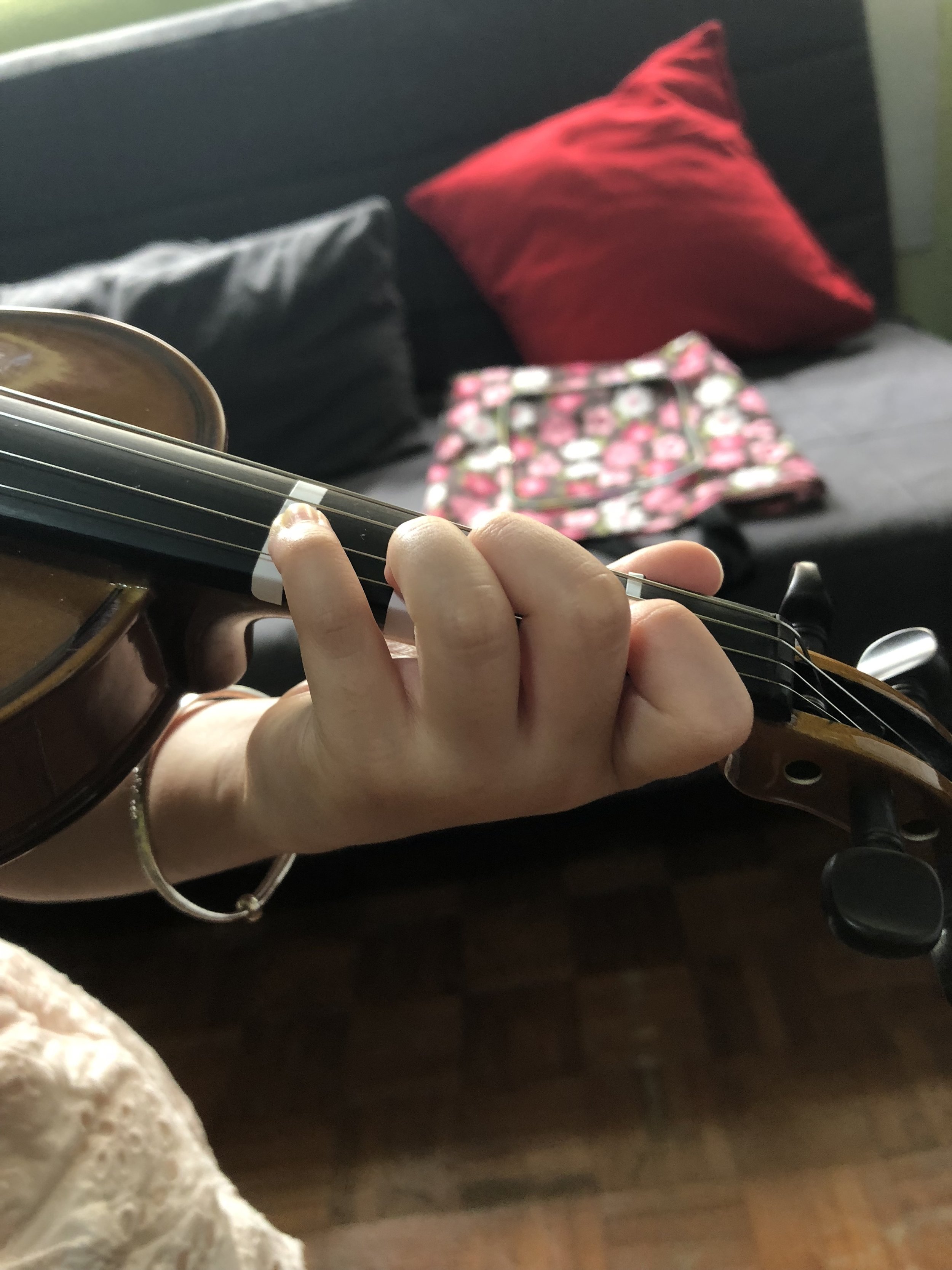 Love it when I see tiny pinky on the fingerboard 