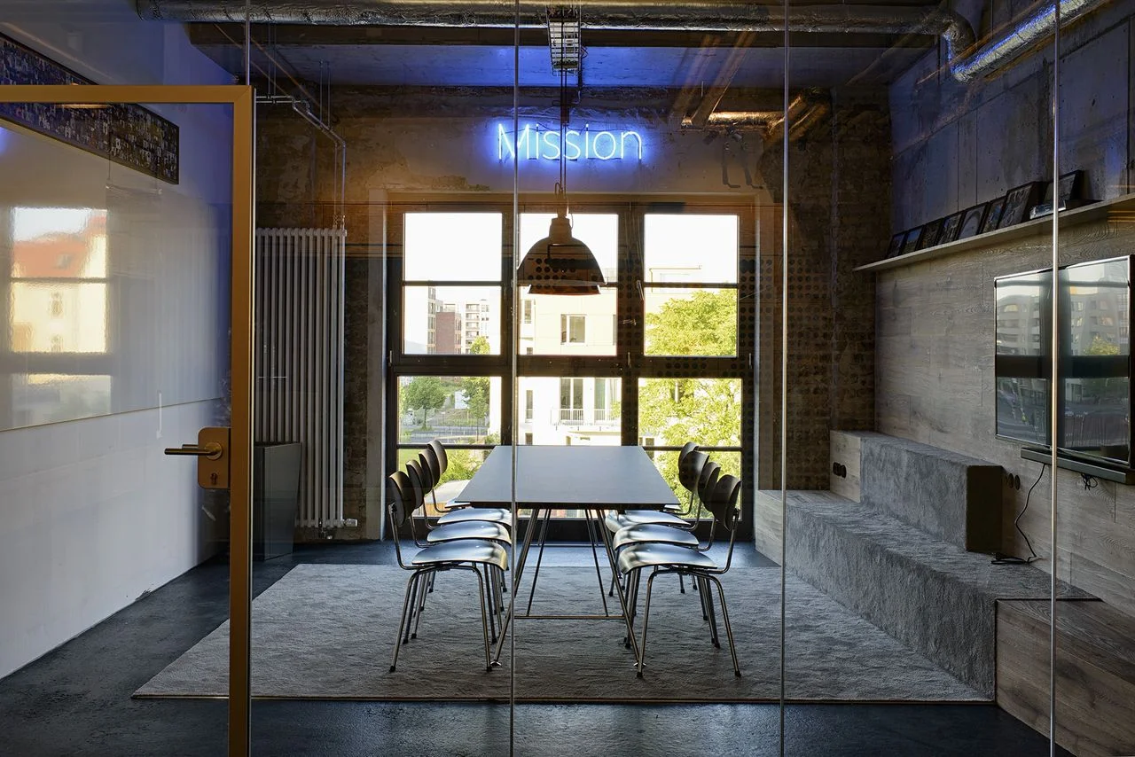 office1.jpg