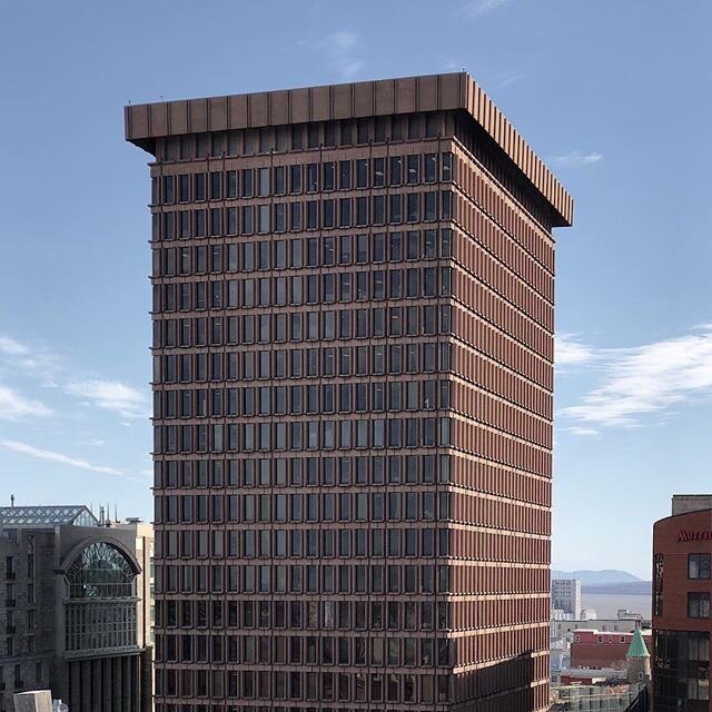 800 Place D&rsquo;Youville