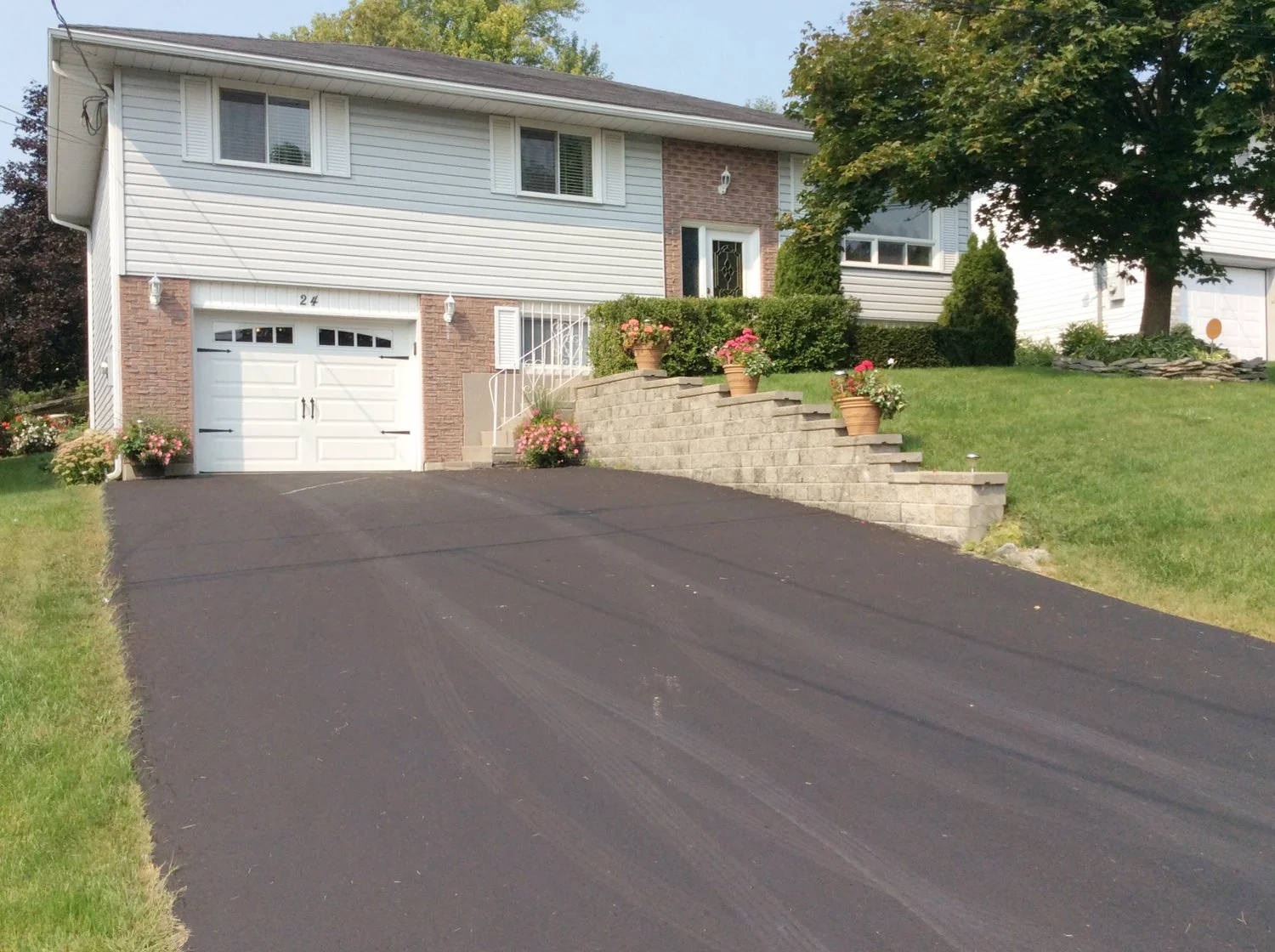 24TannerSummerFront-min.jpg