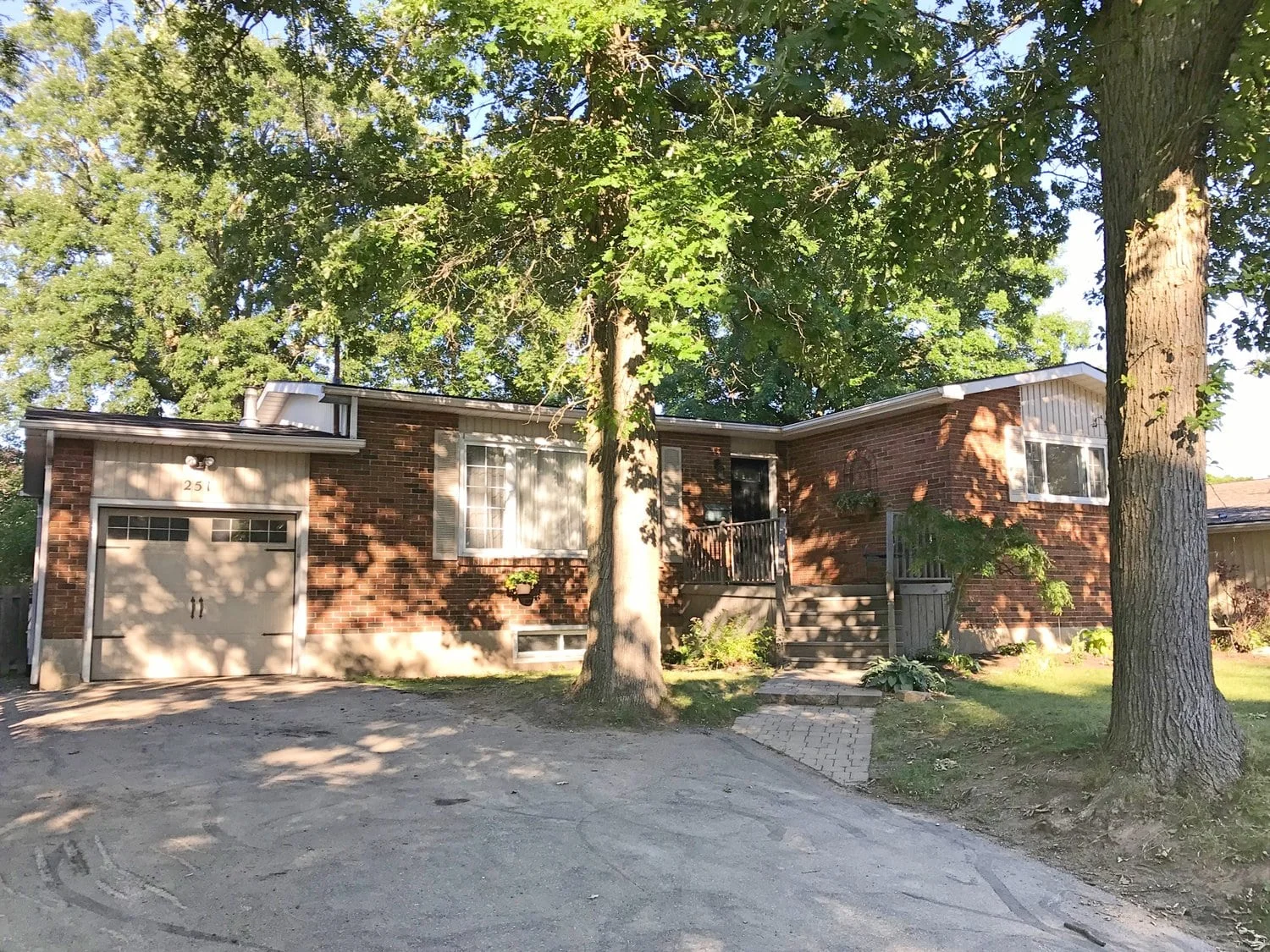 251+Parrott+Drive,+simplybellevillerealestate.com+Front+2-min.jpg