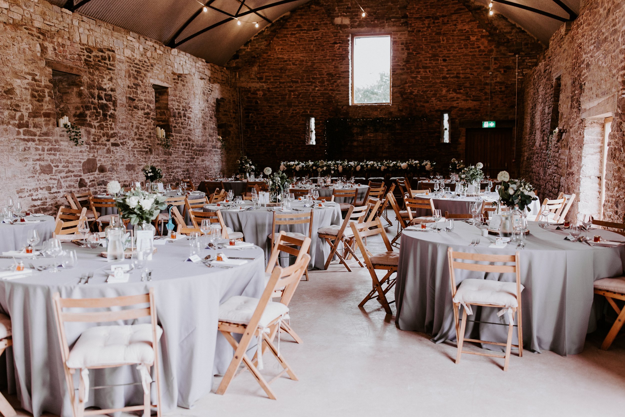 | Siobhan Beales Photography | Naas Court Farm Wedding Barn (Forest of Dean, Gloucestershire)