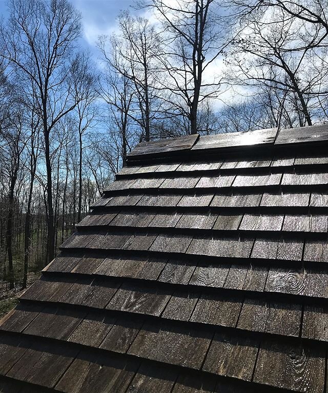 Making our cedar roof shine on the ole bathhouse. We are currently takin care of maintenance projects like this so we can be a 💯 for y&rsquo;all when we re-open! (Looking like first of May!).....and is it me or do we have some weird maintenance chor