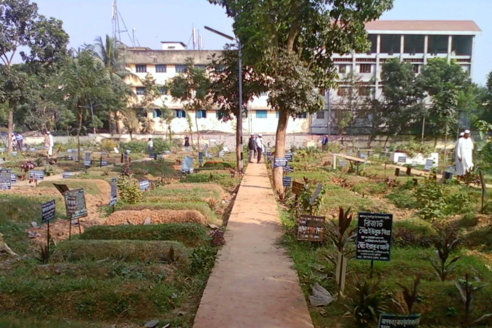 azimpur cementerio daca.jpg