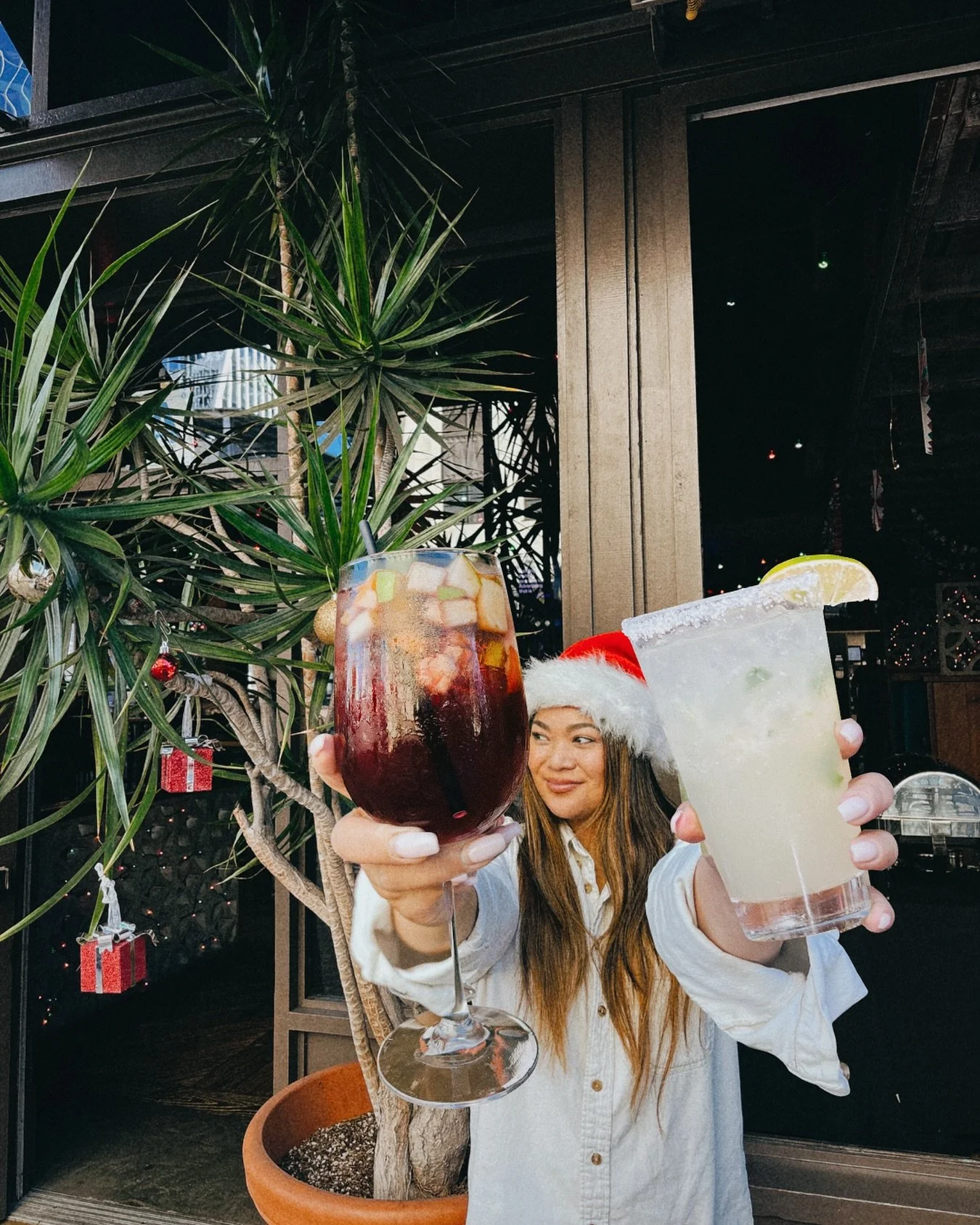 &iexcl;Felices Fiestas!🎄 The Blind Burro has everything on your Christmas list! 🎅🏼

✅ tequila
✅ all day taco tuesday deals
✅ more tequila