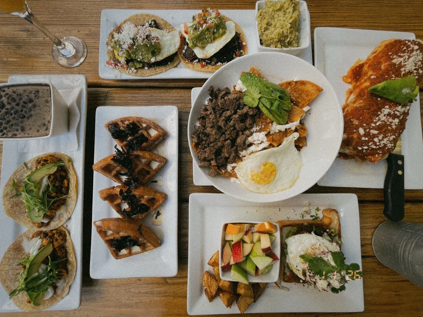 Buenas dias amigos! Wake up with Burro Brunch &mdash; served &lsquo;til 2pm 🌞