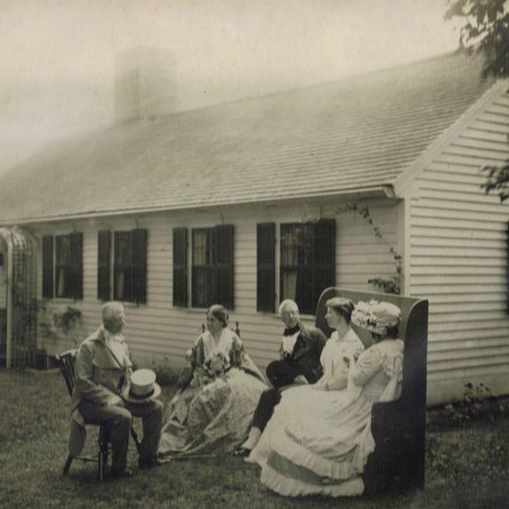 Johnson Cottage in 1920s.jpg