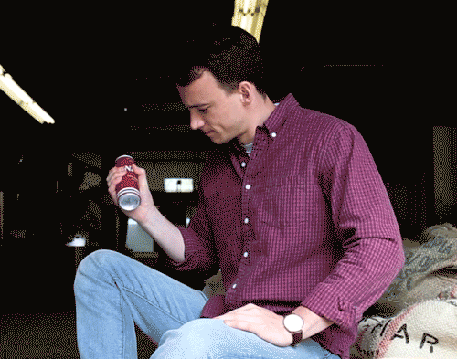 RB_VideoShoot_ShakeWeight.gif