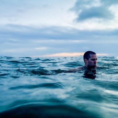 The sea is my god. I go to it to find answers to my questions. I go to it to find solace. I go to it to feel free. Long live the mighty sea!
.
#sealife 
#vitaminsea 
#saltwaterheals 
#beachlife 
#thegreatoutdoors
#wimrise
.
Thanks to @niall_verso for