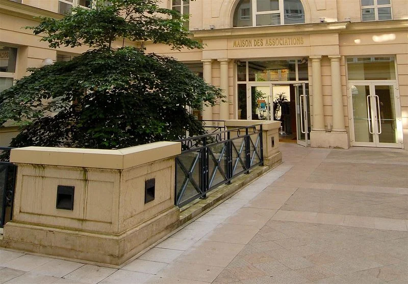 Maison+des+associations+à+Neuilly+sur+Seine.jpg