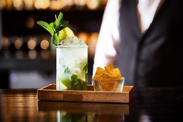 Time for a classic mojito with a little something on the side to nibble on. Cheers! 🍹
