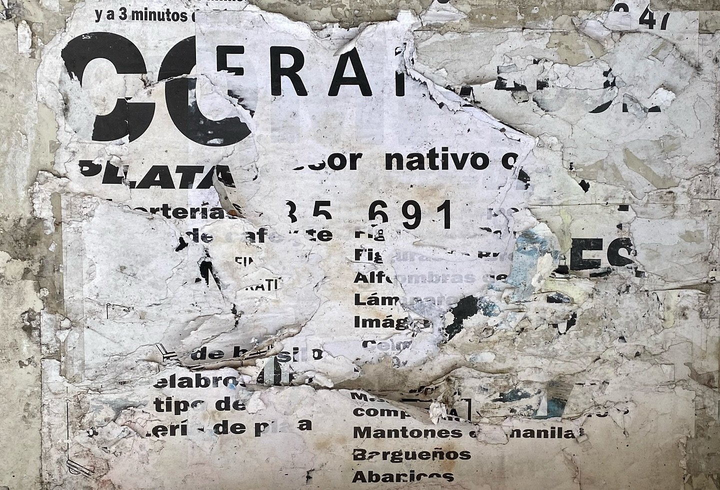 #texture #typography #brokentype