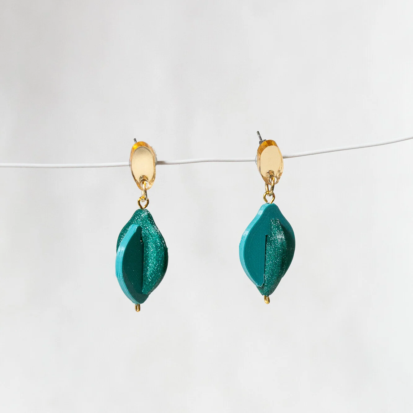 74A8676A-C32C-409F-BF26-3E12DE70A521