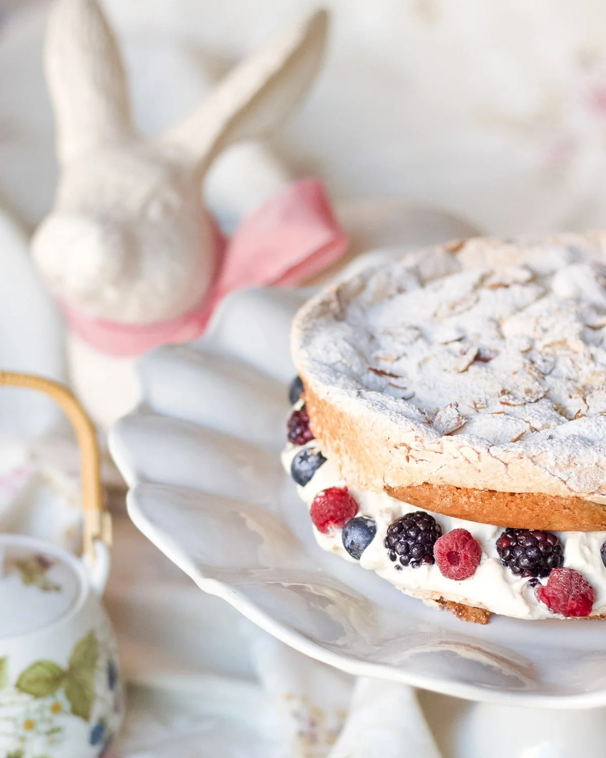 hazelnut-berry-meringue-cake3.jpg