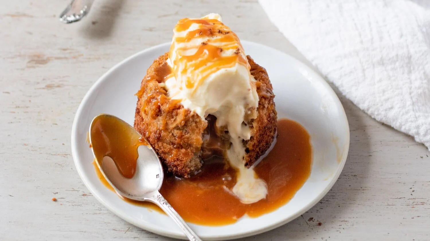 Spiced apple and salted caramel lava cakes — Michelle Bessudo