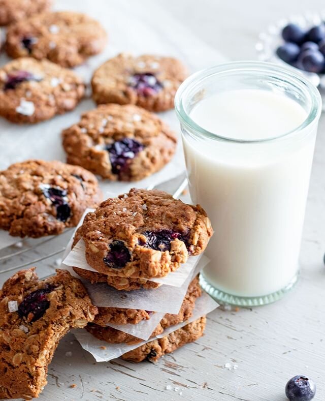 So I hear it's World Milk Day. I'm not a huge milk drinker (mostly because I'm not super lactose tolerant), but I still think it's a great day, because who am I kidding it's just a great excuse to have all the cookies, and as a bonus you get calcium.