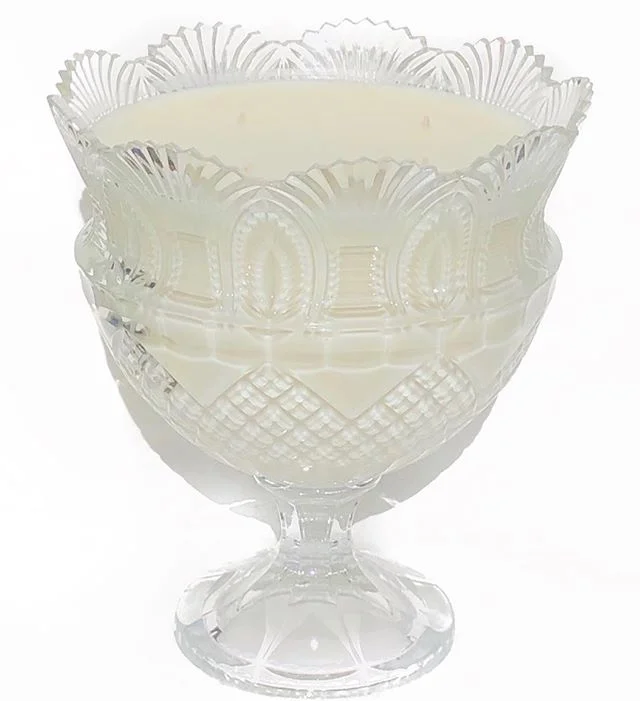 The most gorgeous new crystal champagne collection. This piece is XXXL and so amazing incredible in person! It is a statement of beauty in any home. 
Cheers ✨🥂✨