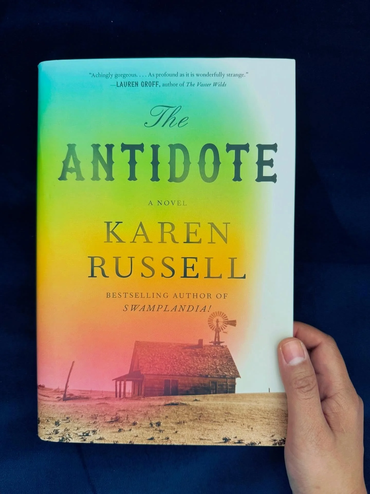 review | karen russell&rsquo;s &ldquo;the antidote⁠
⁠
Karen Russell&rsquo;s &ldquo;The Antidote&rdquo; was a strange, ambitious, and awesome reading experience. I know this one has had mixed reviews, but reader, I really loved it. ⁠
⁠
&ldquo;The Anti