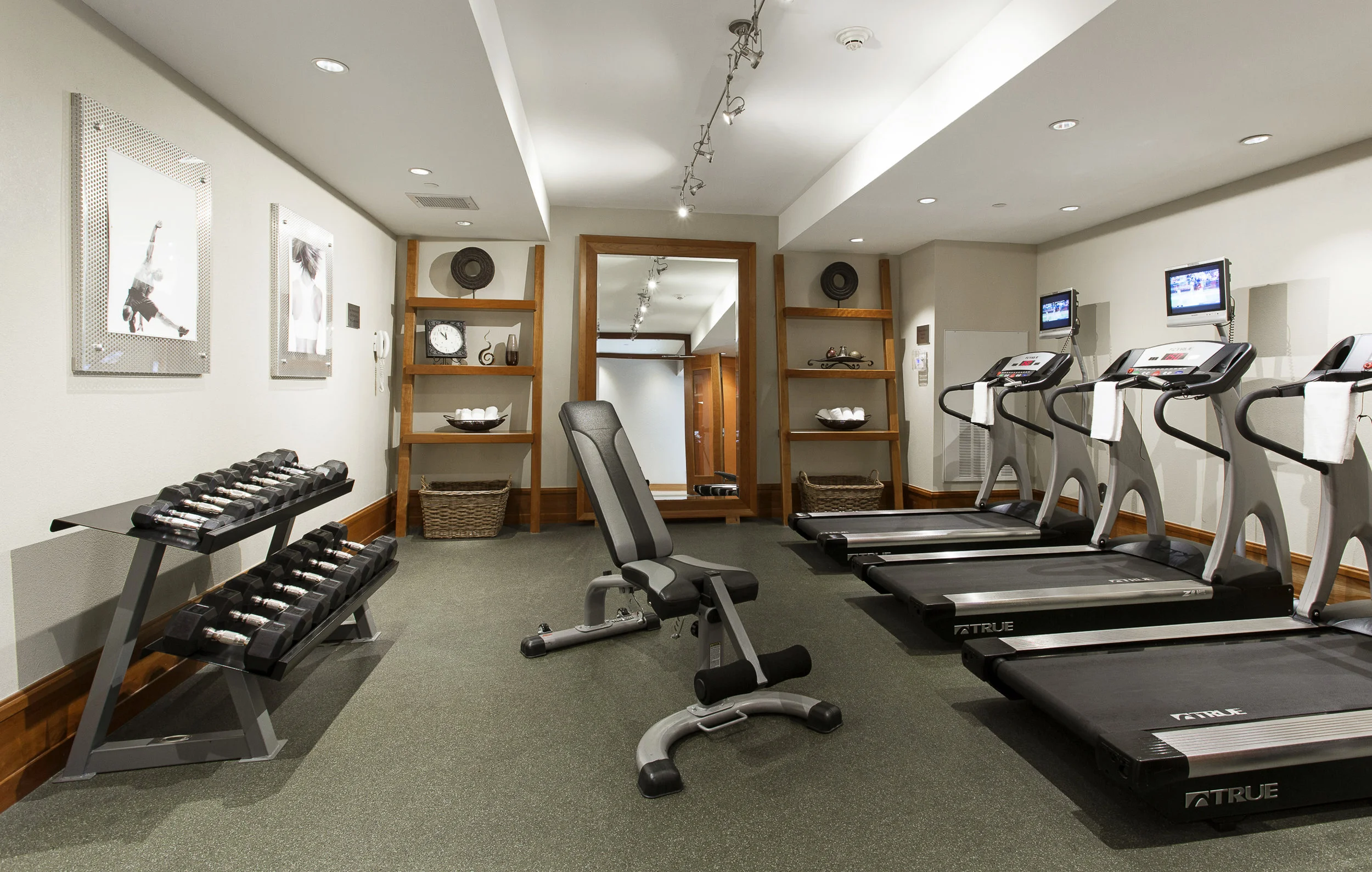 BC_FitnessRoom_010.jpg
