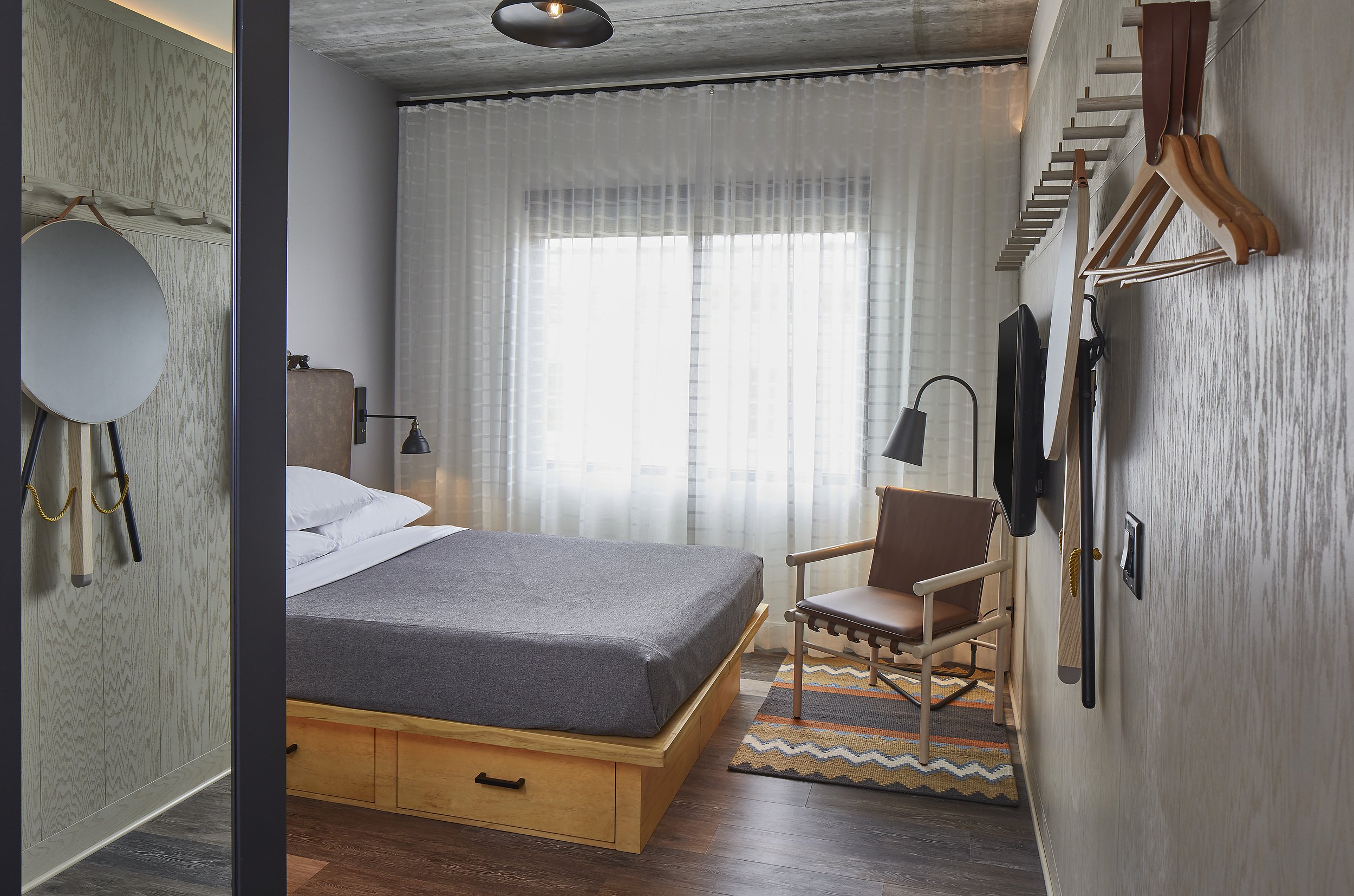 Moxy Chattanooga Downtown Guestroom