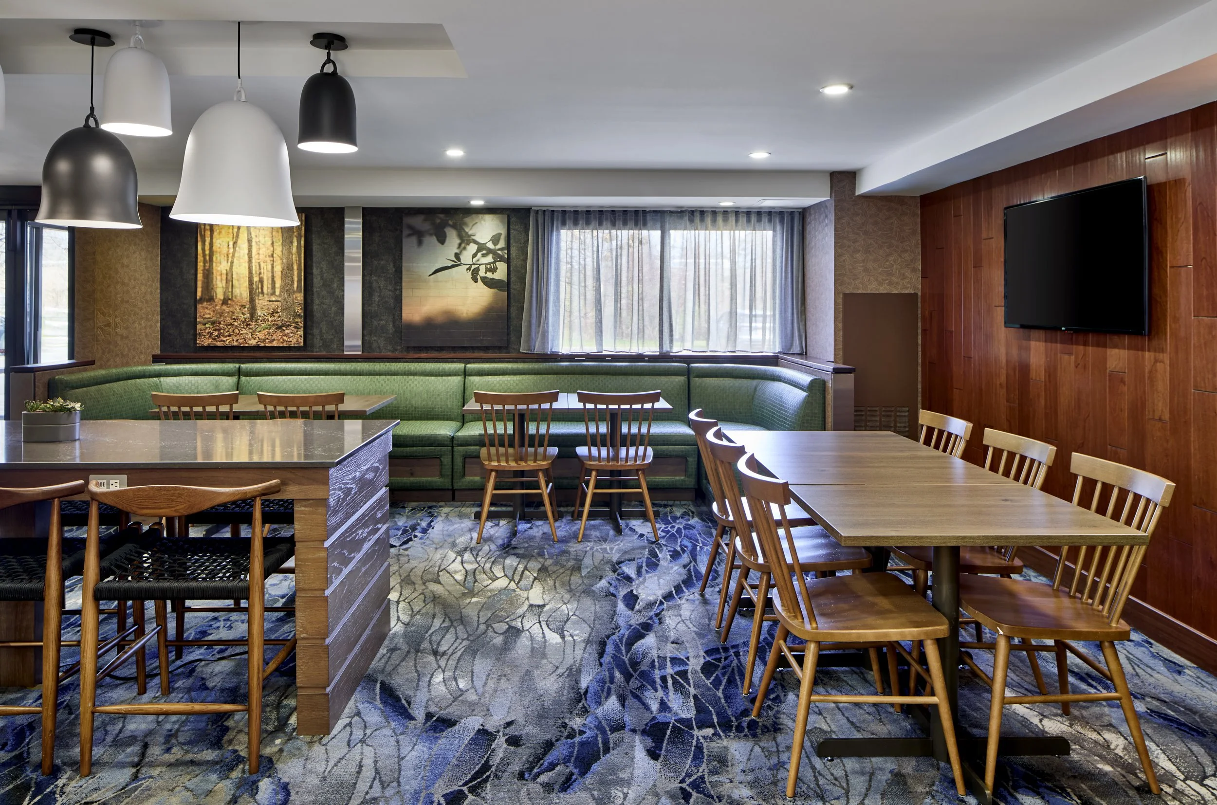 FF_ROCWB_BreakfastSeating32.jpg