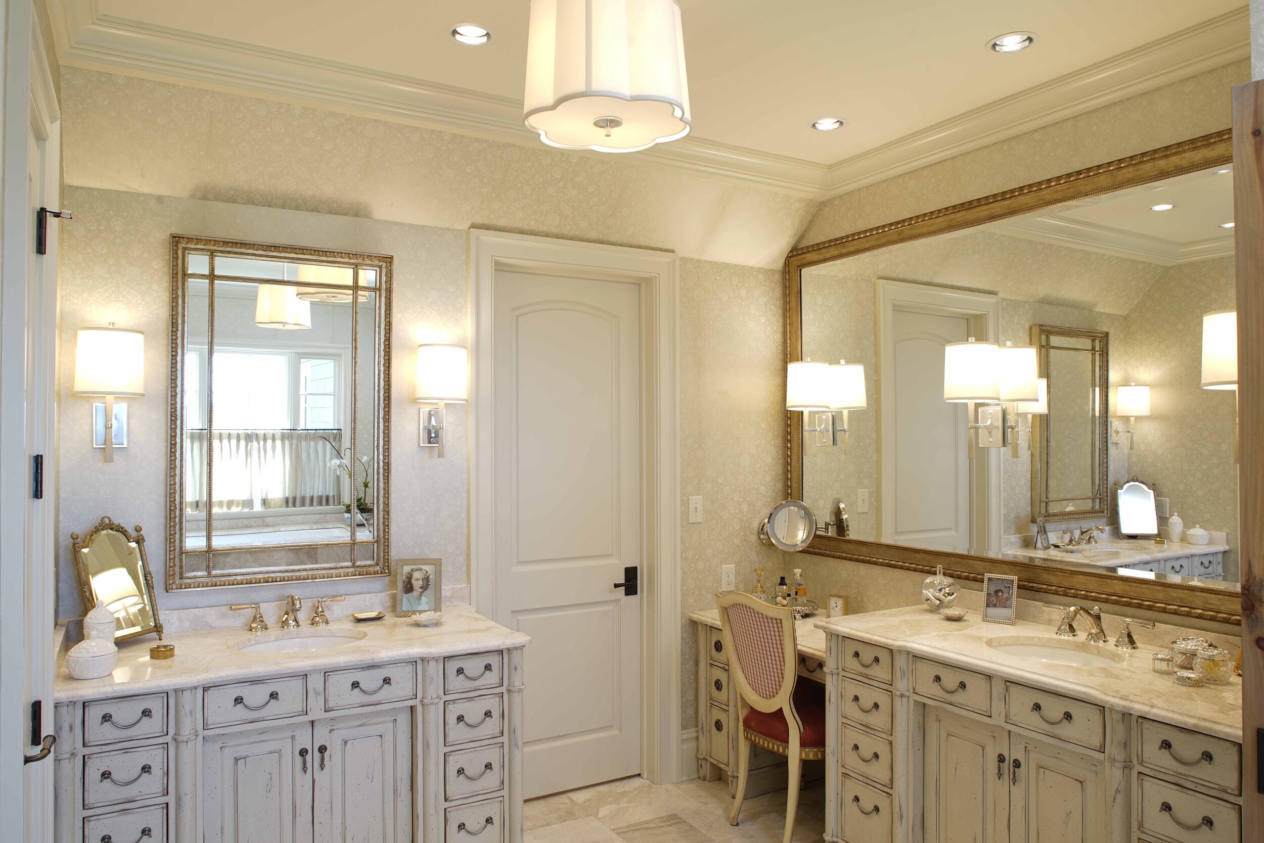 Schmid & Rhodes Construction King Bathroom