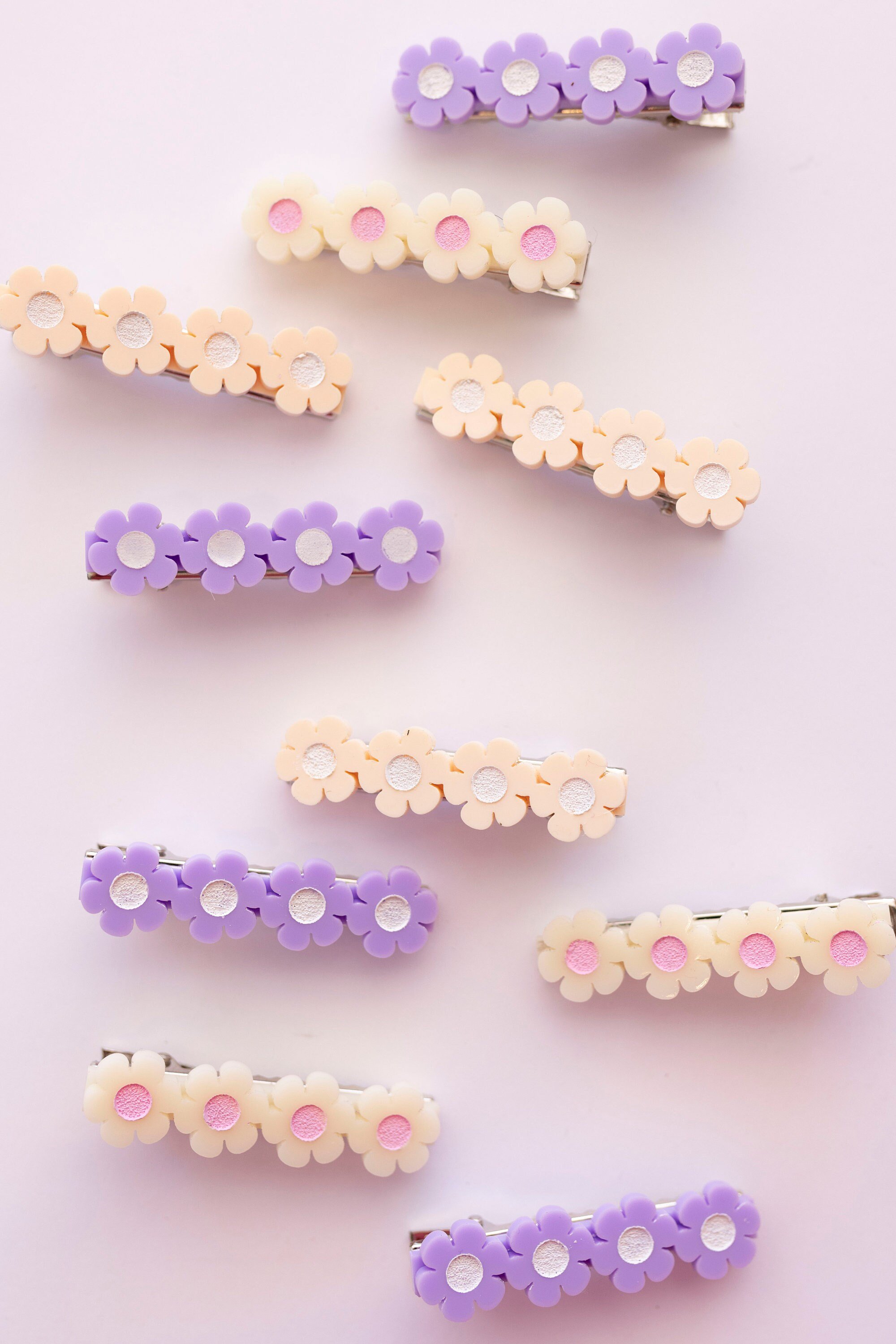 Set of 2 Acrylic Daisy row Barrettes