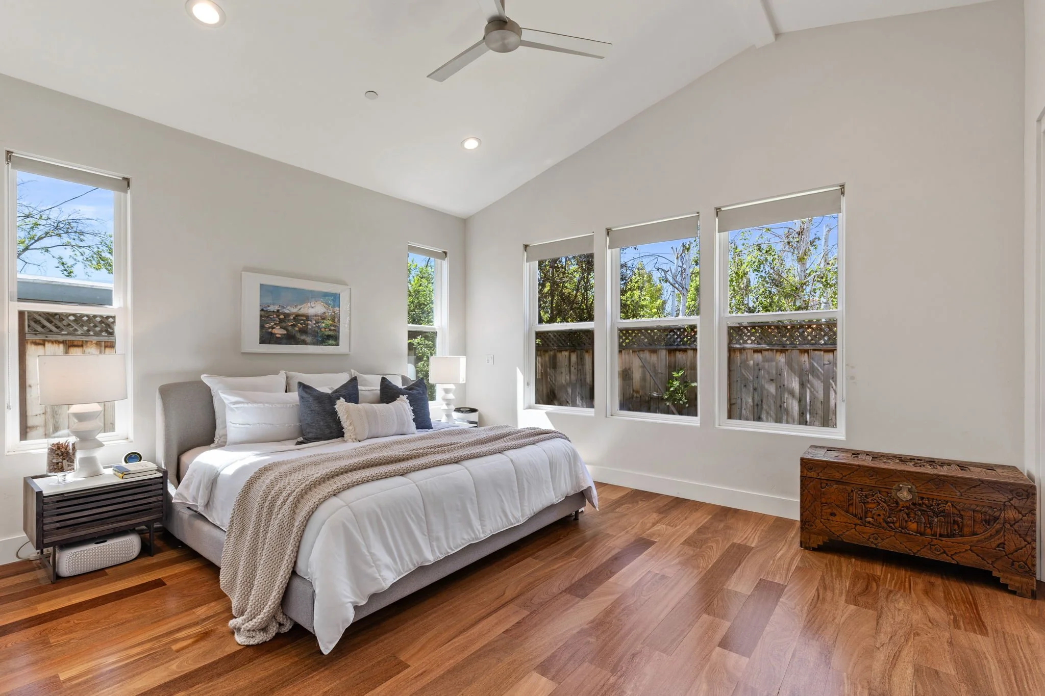 29-web-or-mls-So Gold Photo-29.jpg