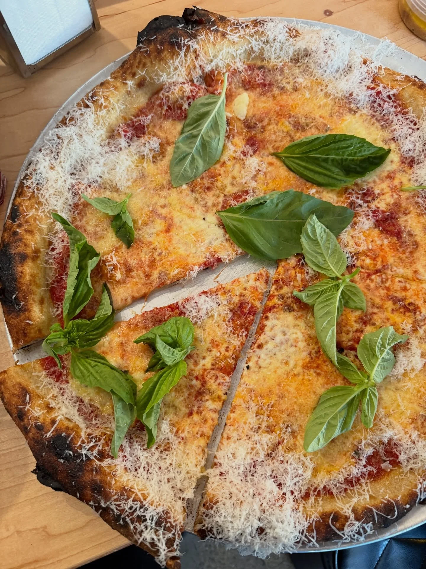 my latest for f&amp;w is on some sick pizzerias in California led by former fine dining chefs who&rsquo;ve ditched the tweezers and tasting menus in lieu of getting their hands dirty w dough. TL;DR: The results are delicious. Some spots below, read t