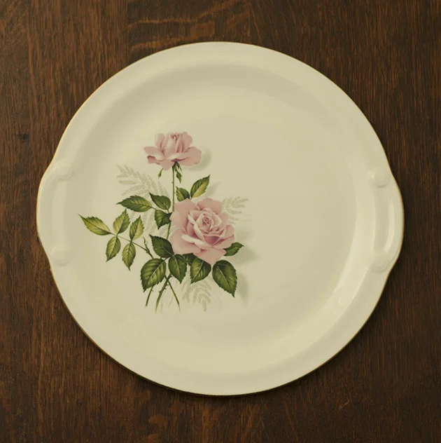  Roses &amp; Ivy 