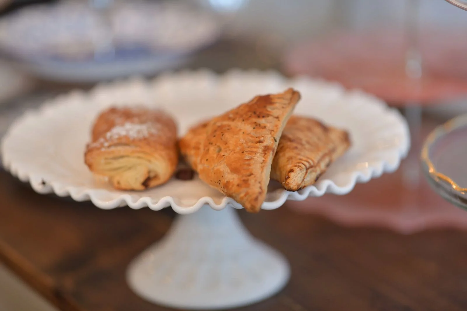  Cake Stands &amp; Servers 