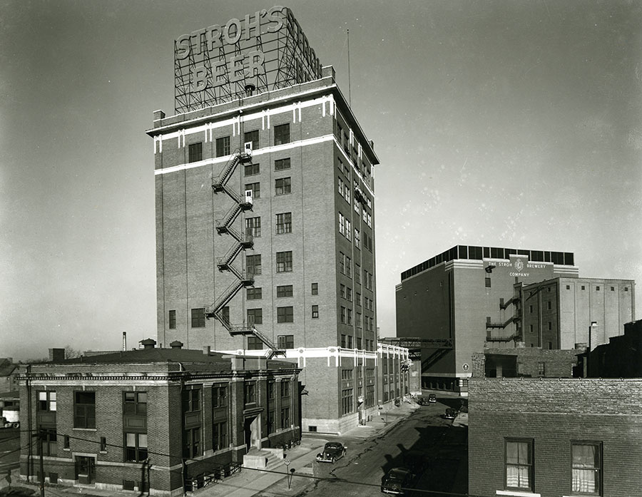 129067 Stroh Brewery November 1937 small2jpeg.jpg