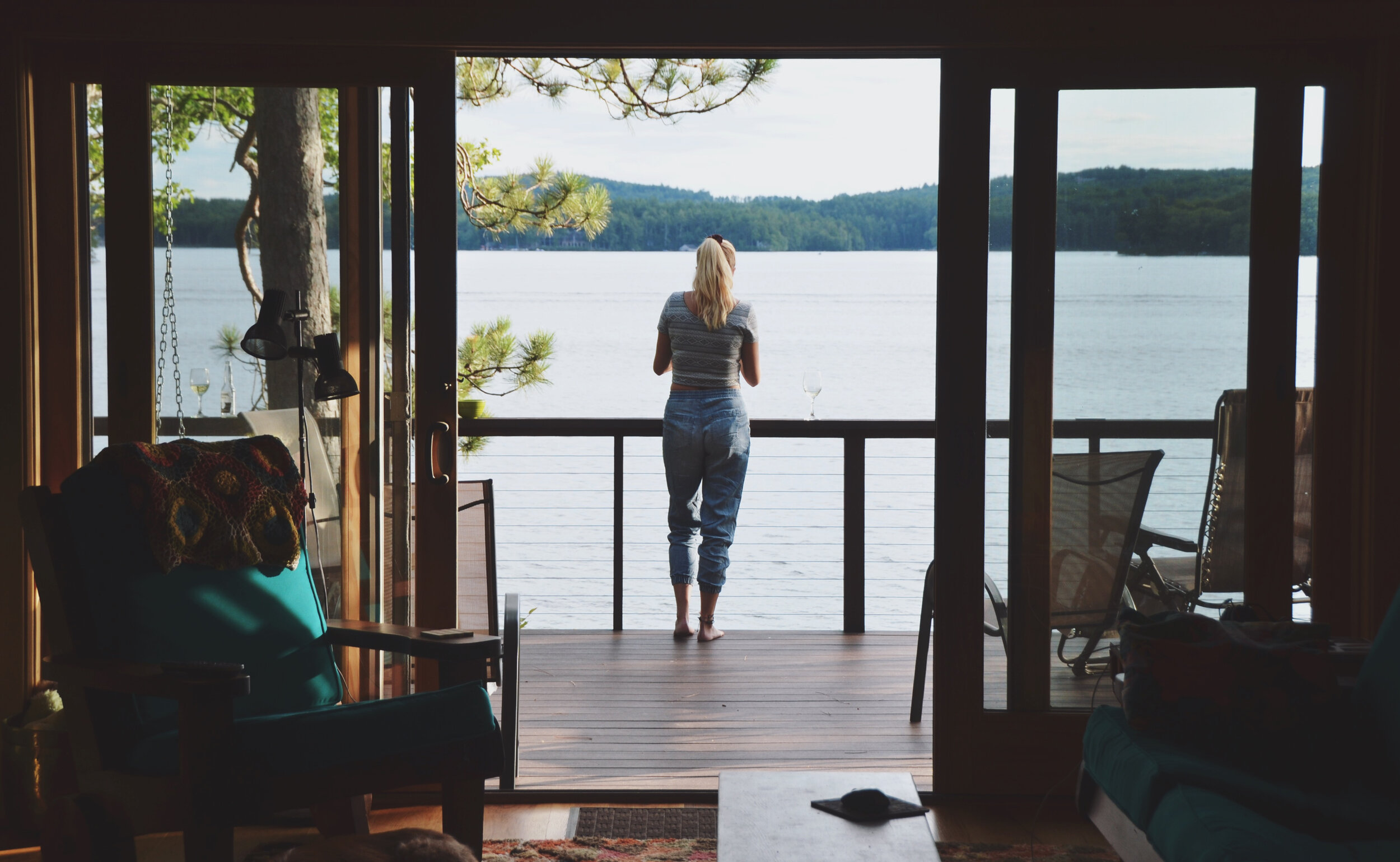 rachel-on-the-porch_t20_0ne3NV.jpg