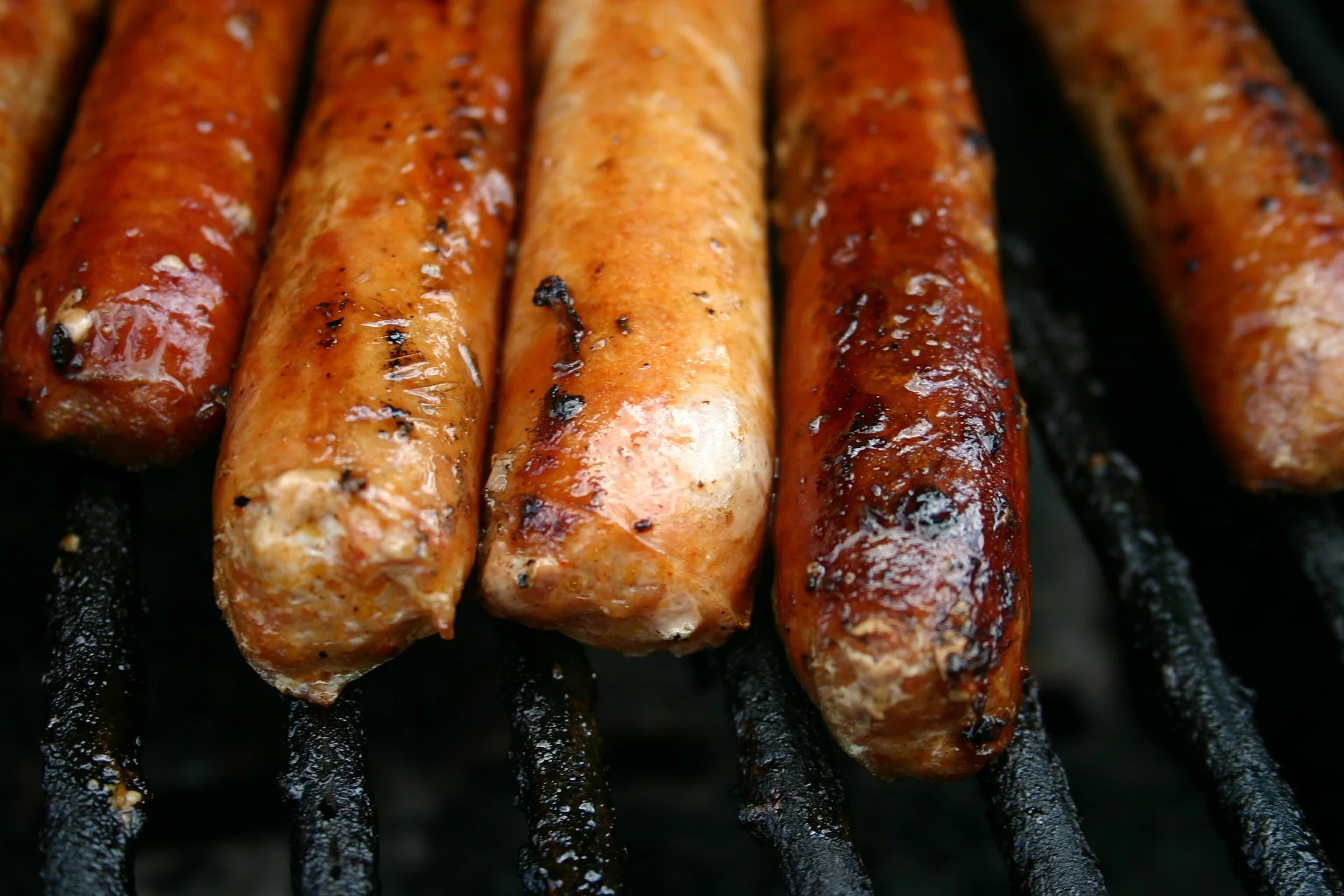 sausages-549330_1920.jpg